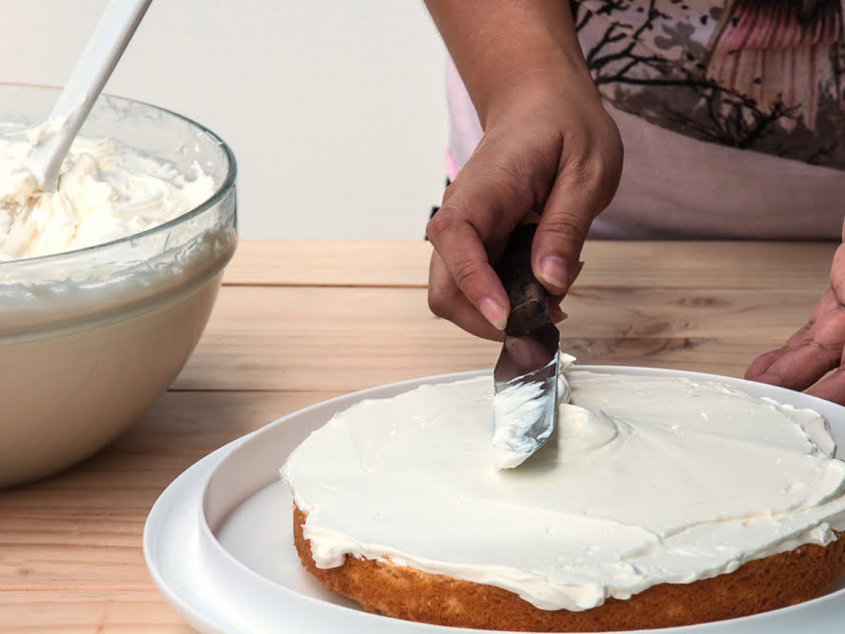 Ruoth 25,4 cm glassa e glassa per crema di burro Raschietto per torte con scala di misurazione 
