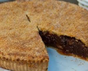 Crostata ripiena di crema al cioccolato