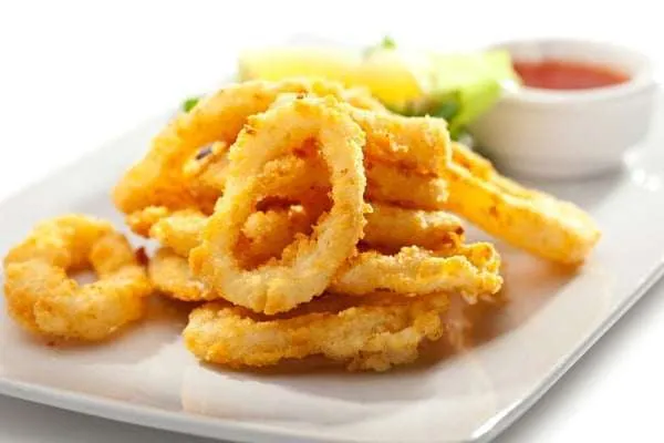 anelli di calamari fritti