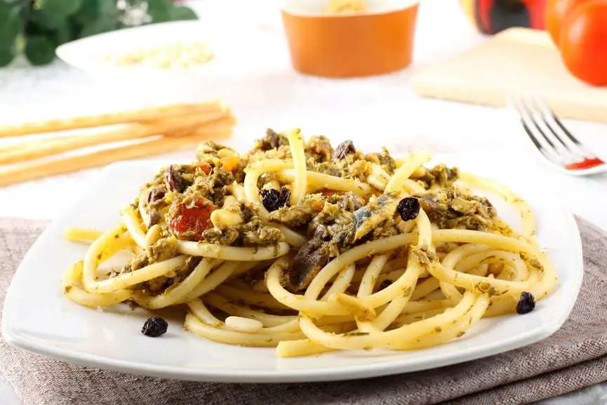 Spaghetti con le sarde alla siciliana