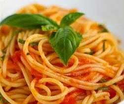 spaghetti al pomodoro fresco e basilico