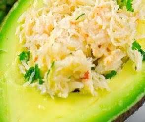 Avocado ripieno con polpa di granchio