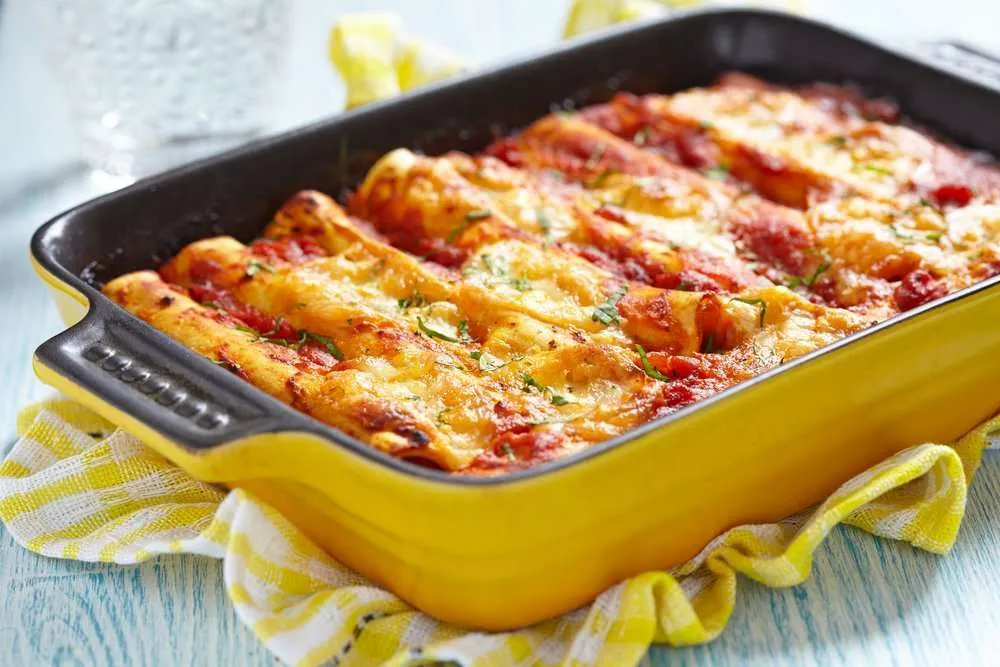 Cannelloni ripieni di carne alla bolognese