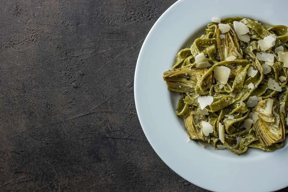 Pasta con carciofi e ricotta