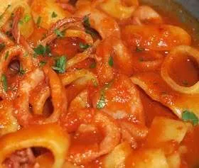 pasta al ragù di seppia