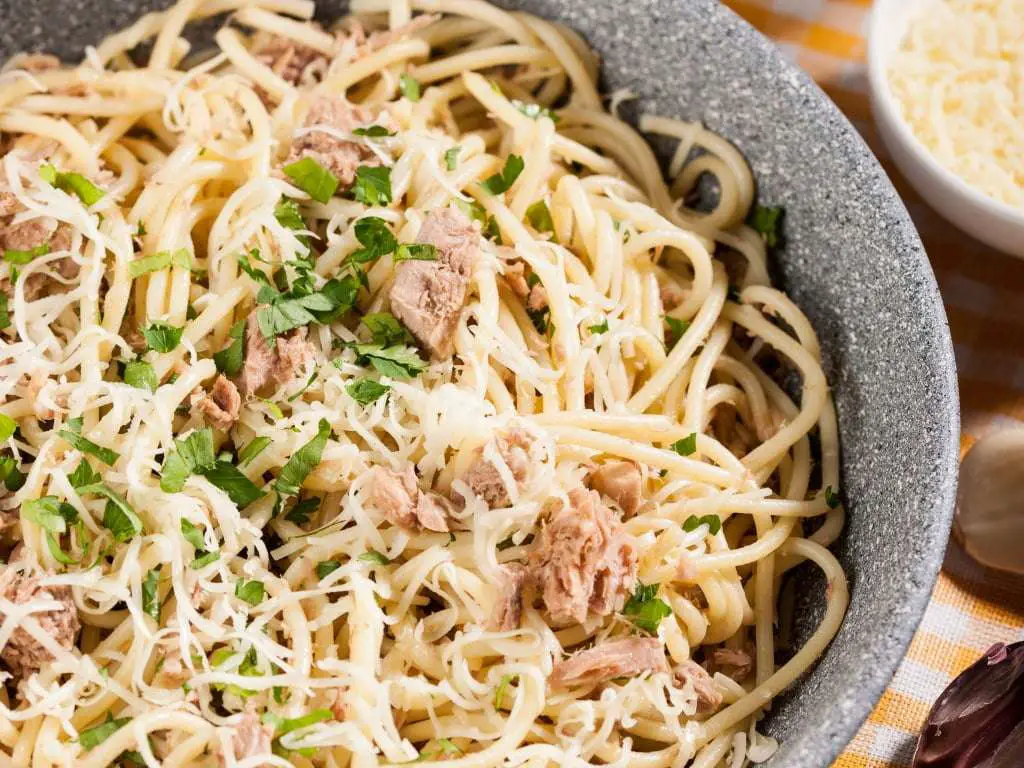 spaghetti al tonno fresco