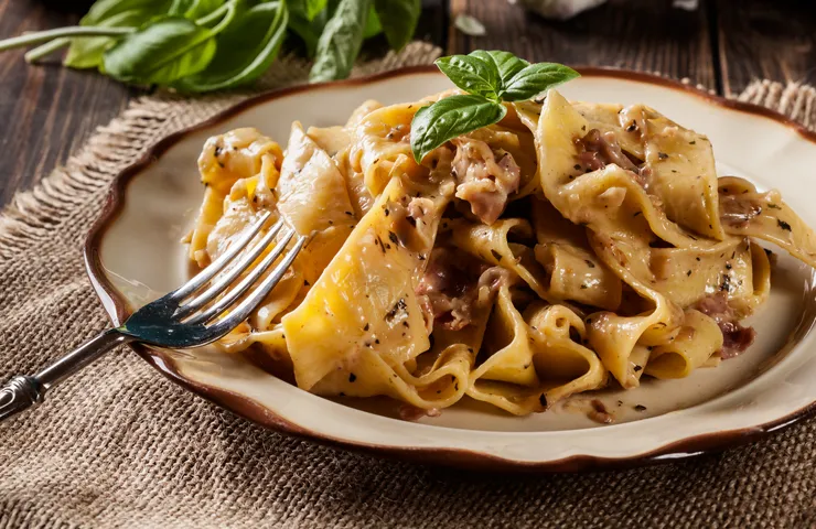 Pappardelle al sugo di lepre: ricetta toscana deliziosa