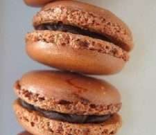 macaron al cacao con ganache al cioccolato