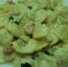 orecchiette con zucchine gamberi e panna