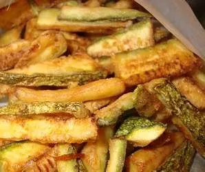 zucchine fritte solo con farina