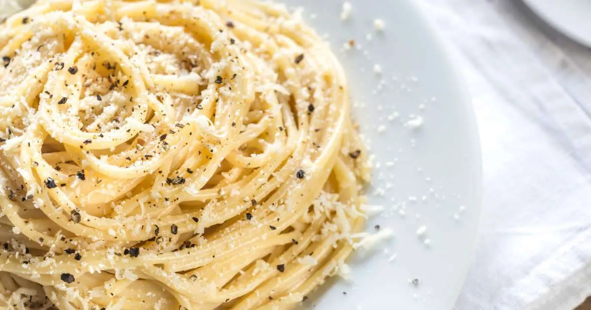 spaghetti cacio e pepe