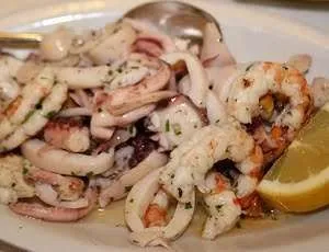 Insalata di mare surgelata dopo la cottura