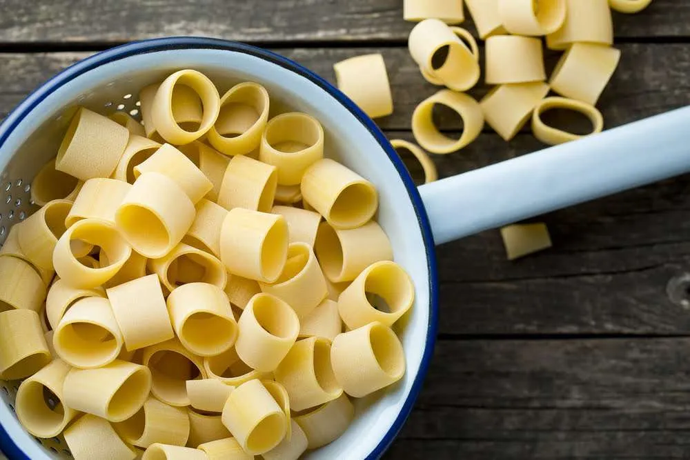 calamarata da cucinare con tonno olive e capperi