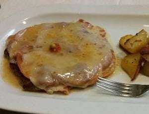 cotoletta alla bolognese tradizionale