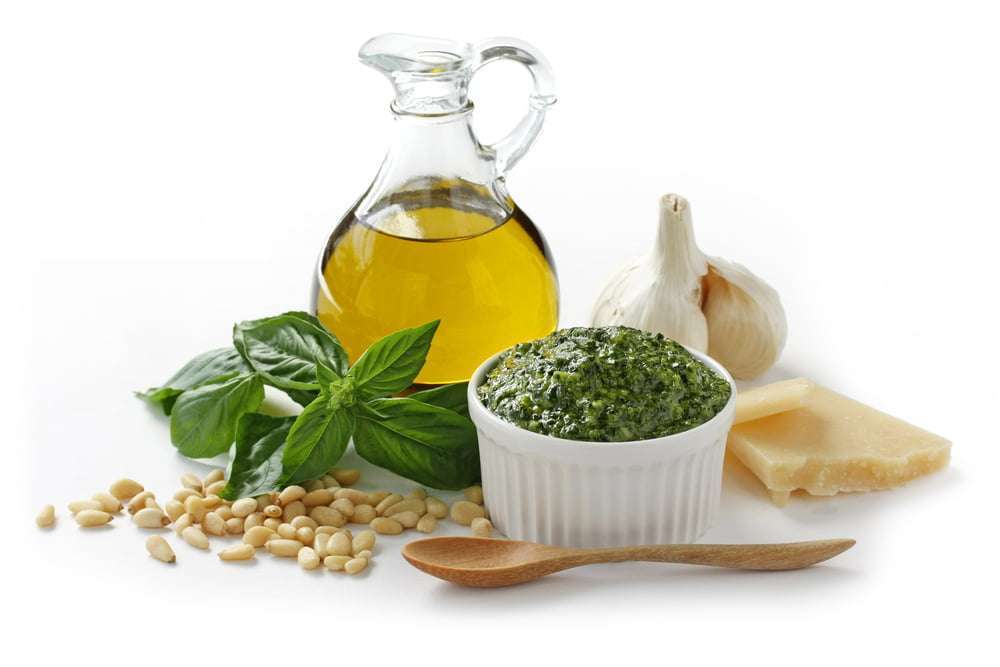 pesto alla genovese con ingredienti