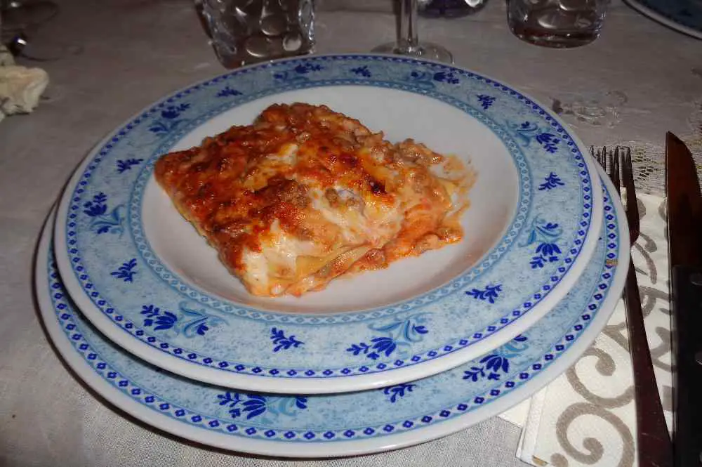 lasagne al forno porzione
