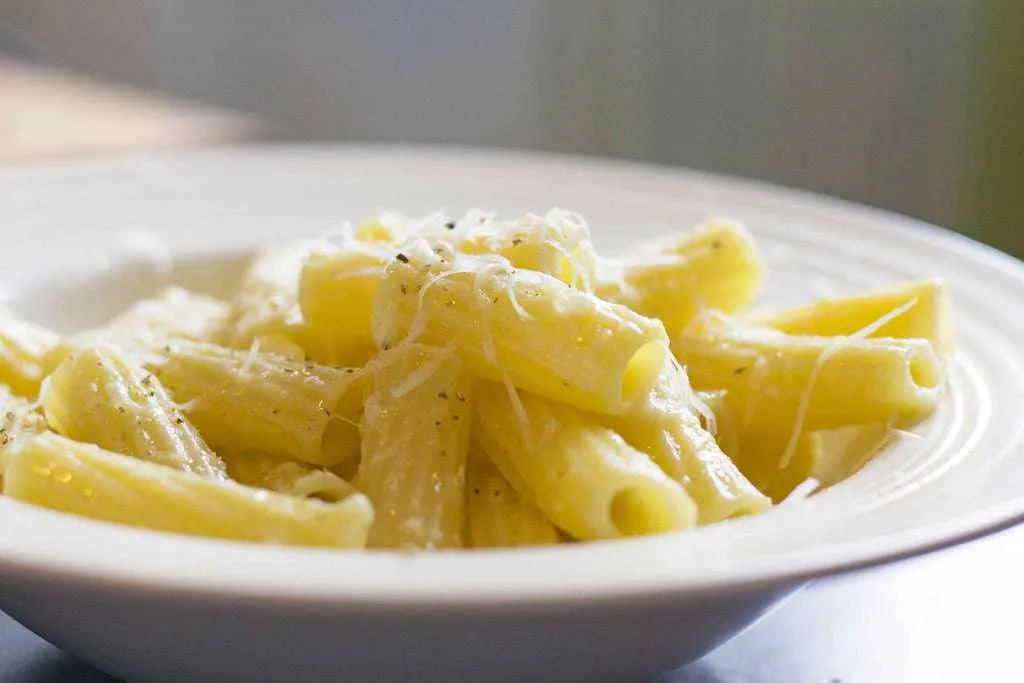 pasta cacio e pepe