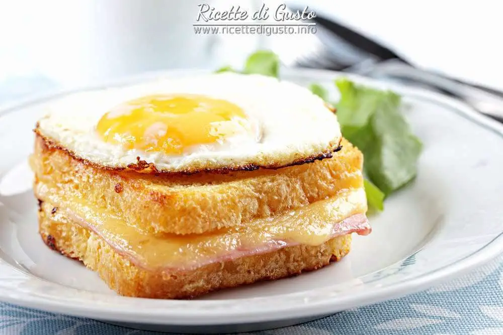 ricetta croque madame, toast con l'uovo francese