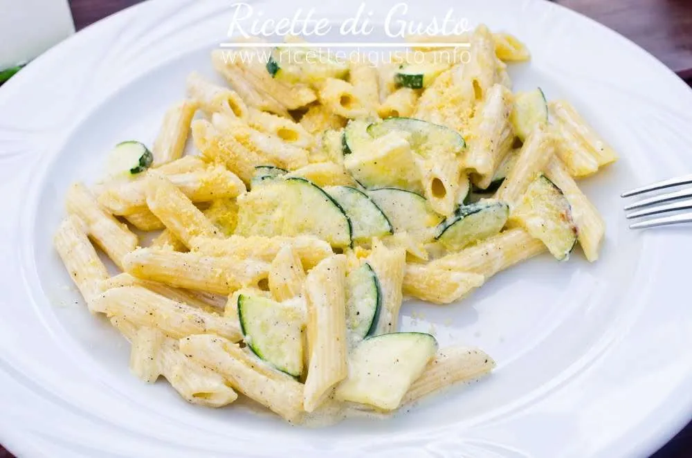 pasta ricotta e zucchine