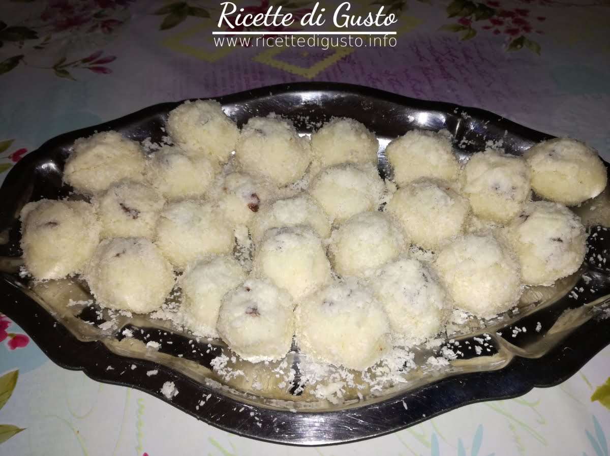 dolcetti al cocco ripieni di nutella