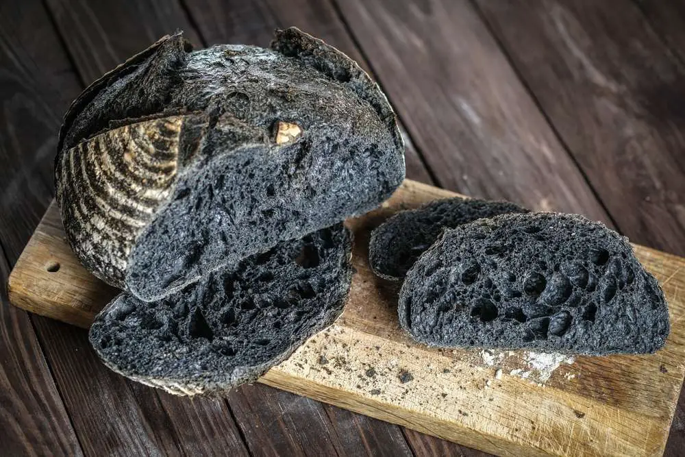 Pane al carbone